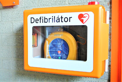 ČESKO: Automatické defibrilátory zachraňují životy